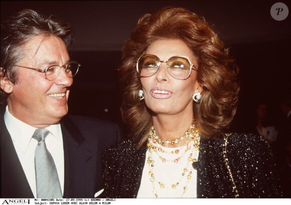 "Je pense à toi et je prie pour toi", a-t-il déclaré. 
Sophia Loren avec Alain Delon à Milan