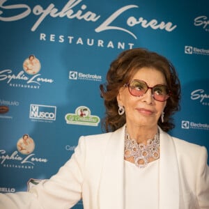 Sophia Loren lors de l'inauguration du restaurant "Sophia Loren" à Milan, le 10 octobre 2022.  Inauguration of the "Sophia Loren" restaurant in Milan, on October 10, 2022.