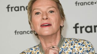 "Elle m'en a parlé dès la 5e" : Elise Lucet, cet électrochoc déclenché par sa fille Rose sur la pornographie