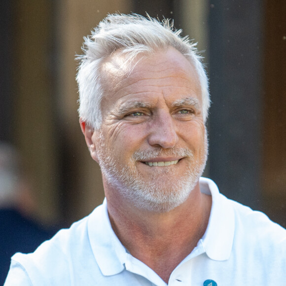 "Le lendemain il y avait décrassage et ils étaient là au footing... Les gars étaient des extraterrestres !", conclut David Ginola.

David Ginola - Les légendes du football et du rugby participent au tournoi "Manville Legends Cup" (6 - 7 octobre 2022) sur le Golf du Domaine de Manville aux Baux-de-Provence. Le 6 octobre 2022. © Stéphanie Gouiran / Panoramic / Bestimage