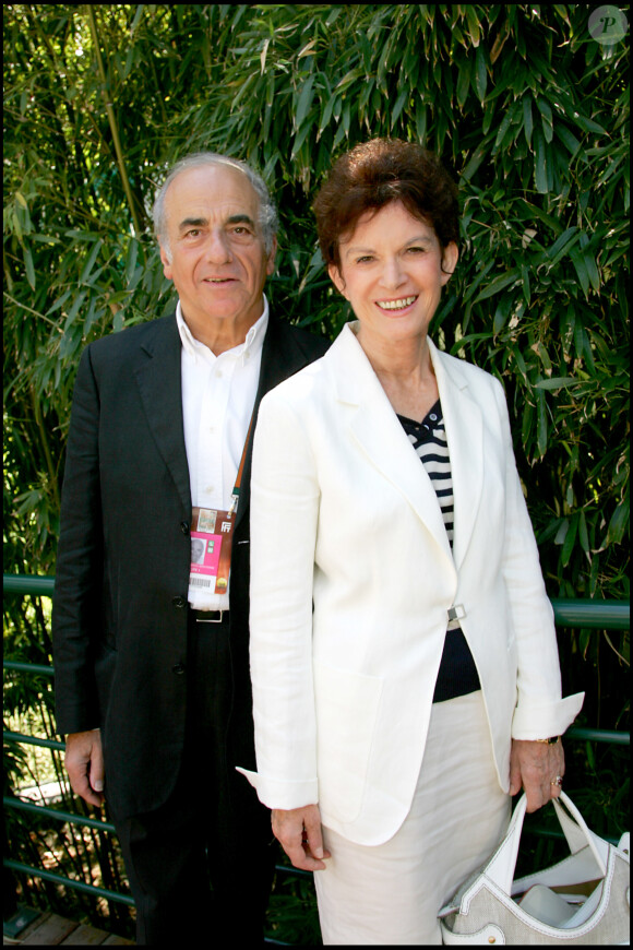 Ils se sont mariés en 1974
Jean-Pierre Elkabbach et Nicole Avril à Roland Garros en 2006 (archive)
