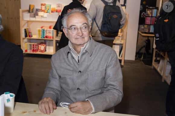 Jacques Attali donnait alors une conférence pour les étudiants de l'école 
Jacques Attali au Festival du Livre de Paris au Grand Palais éphémère à Paris, France, le 23 avril 2022. © Jack Tribeca/Bestimage