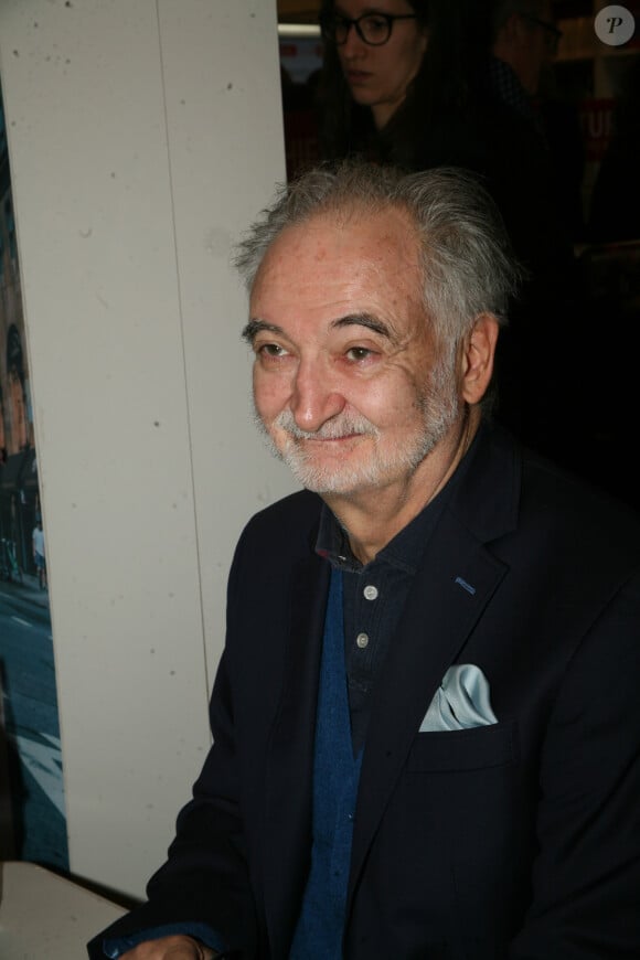 Jacques Attali - Salon du livre à la porte de Versailles à Paris le 18 mars 2018.