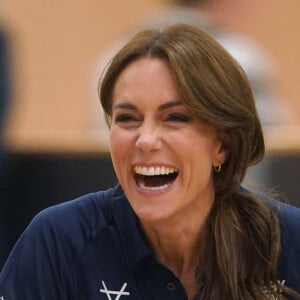 Catherine (Kate) Middleton, princesse de Galles, patronne de la Rugby football League, lors d'une visite au centre sportif Allam de l'Université de Hull pour participer à une journée d'inclusion de la Rugby League organisée par la Rugby football League Hull FC et l'Université. 