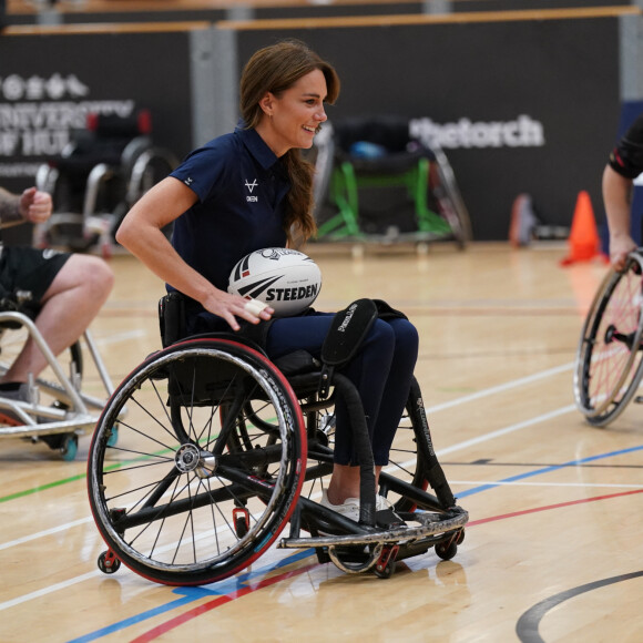 Catherine (Kate) Middleton, princesse de Galles, patronne de la Rugby football League, lors d'une visite au centre sportif Allam de l'Université de Hull pour participer à une journée d'inclusion de la Rugby League organisée par la Rugby football League Hull FC et l'Université. 