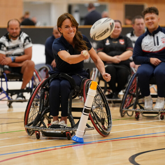 Catherine (Kate) Middleton, princesse de Galles, patronne de la Rugby football League, lors d'une visite au centre sportif Allam de l'Université de Hull pour participer à une journée d'inclusion de la Rugby League organisée par la Rugby football League Hull FC et l'Université. 