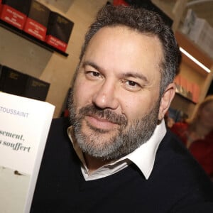 Bruce Toussaint - Festival du Livre de Paris 2023 au Grand Palais Éphémère à Paris le 22 avril 2023. © Cedric Perrin / Bestimage 