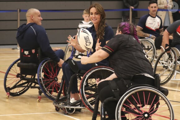 Catherine (Kate) Middleton, princesse de Galles, patronne de la Rugby football League, lors d'une visite au centre sportif Allam de l'Université de Hull pour participer à une journée d'inclusion de la Rugby League organisée par la Rugby football League Hull FC et l'Université. 