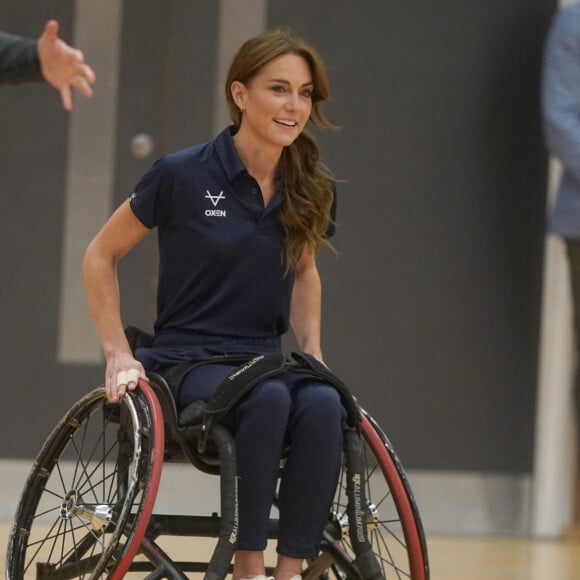 Catherine (Kate) Middleton, princesse de Galles, patronne de la Rugby football League, lors d'une visite au centre sportif Allam de l'Université de Hull pour participer à une journée d'inclusion de la Rugby League organisée par la Rugby football League Hull FC et l'Université. 