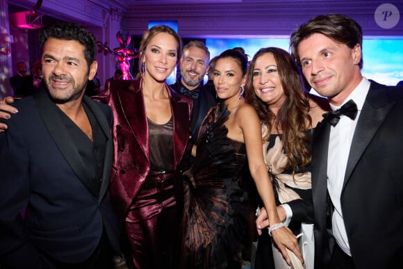  Mélissa Theuriau et Jamel Debbouze ont posé avec Eva Longoria
Exclusif - Mélissa Theuriau, Eva Longoria, Maria Bravo, Jamel Debbouze, Thierry Martino lors de la 11ème édition de la soirée Global Gift Gala à l'hôtel Four Seasons George V à Paris le 30 septembre 2023.