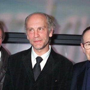 John Malkovich, Gérard Depardieu et Robert Hossein, générale "Hysteria" et diner au "Man Ray".