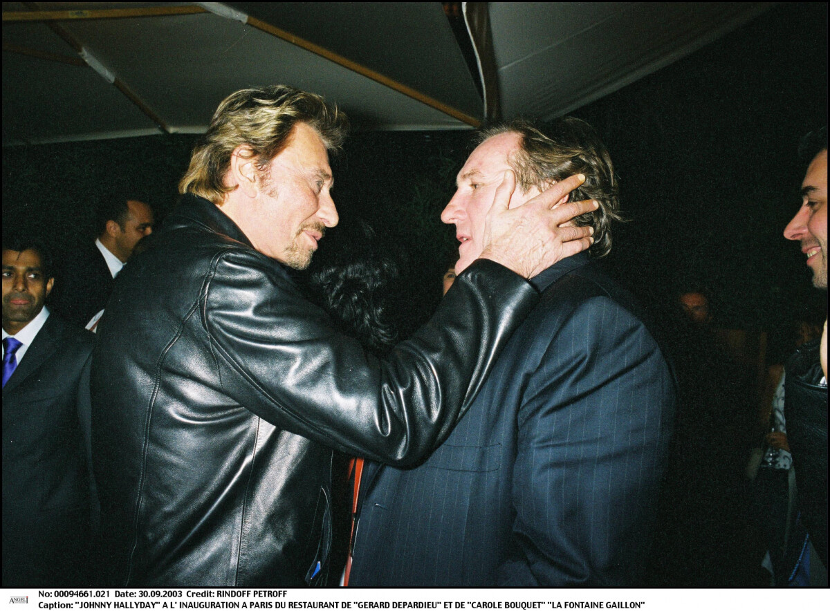 Photo : Johnny Hallyday et Gérard Depardieu à l'inauguration à Paris du  restaurant de Gérard Depardieu et de Carole Bouquet "La fontaine Gaillon".  - Purepeople