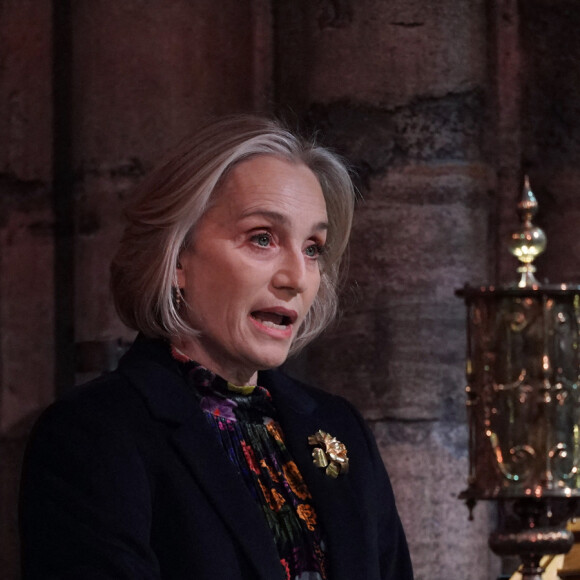 Kristin Scott Thomas - Les célébrités participent au service religieux "Together at Christmas" en l'abbaye de Westminster. Londres. Le 15 décembre 2022. 