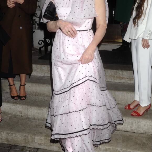 Kristin Scott Thomas - Arrivées et sorties au club Annabels après la soirée "The British Vogue And Tiffany & Co. Fashion And Film Party" à Londres. Le 2 février 2020 