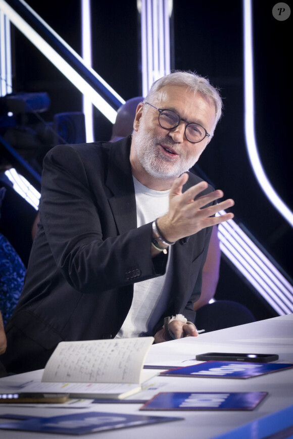 Exclusif - Laurent Ruquier sur le plateau de l'émission Touche pas à mon poste (TPMP) diffusée en direct sur C8 le 30 août 2022 et présentée par C.Hanouna. © Jack Tribeca / Bestimage 