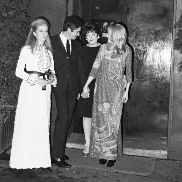 Archives : Catherine Deneuve et sa soeur Françoise Dorléac.