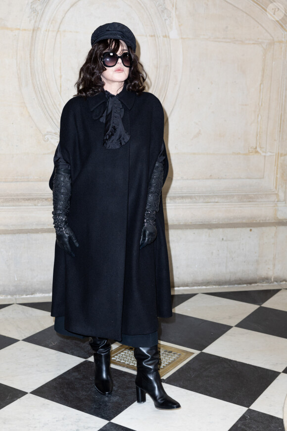Isabelle Adjani - Photocall au défilé de mode Haute-Couture Christian Dior au musée Rodin lors de la Fashion Week Printemps-été 2023 de Paris, France, le 23 janvier 2023. © Olivier Borde/Bestimage 