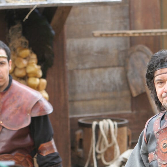 Archives - Alexandre et Lionnel Astier sur le tournage de la série "Kaamelott" en 2005.