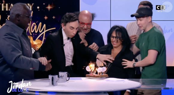 Jordan de Luxe surpris pour son anniversaire dans "Chez Jordan", C8