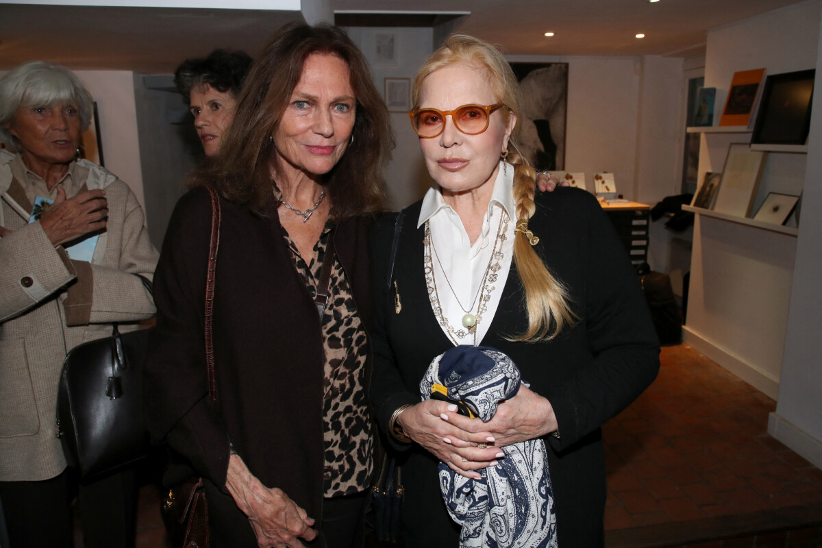 Photo : Jacqueline Bisset et Sylvie Vartan - Martine Couralet-Laing  dédicace son livre 