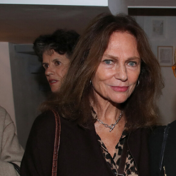 Jacqueline Bisset et Sylvie Vartan - Martine Couralet-Laing dédicace son livre "DreamLAnd" à la Galerie XII à Paris le 19 Octobre 2023. © Bertrand Rindoff / Bestimage
