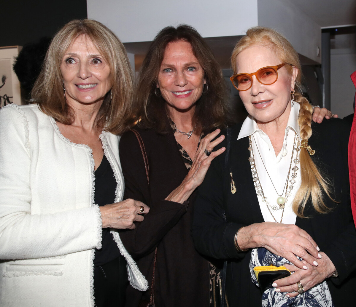 Photo : Martine Couralet-Laing, Jacqueline Bisset et Sylvie Vartan -  Martine Couralet-Laing dédicace son livre 