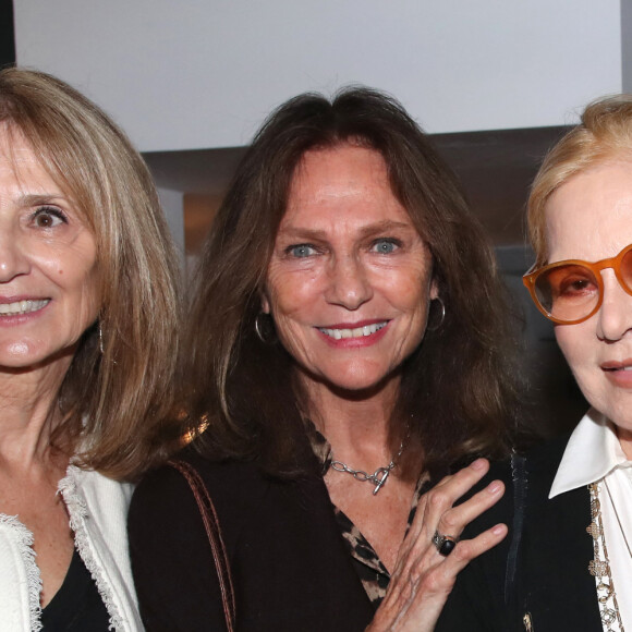 Martine Couralet-Laing, Jacqueline Bisset et Sylvie Vartan - Martine Couralet-Laing dédicace son livre "DreamLAnd" à la Galerie XII à Paris le 19 Octobre 2023. © Bertrand Rindoff / Bestimage