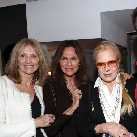 Une soirée qui célébrait la sortie du livre de Martine Couralet-Laing.
Martine Couralet-Laing, Jacqueline Bisset, Sylvie Vartan et son mari Tony Scotti - Martine Couralet-Laing dédicace son livre "DreamLAnd" à la Galerie XII à Paris le 19 Octobre 2023. © Bertrand Rindoff / Bestimage