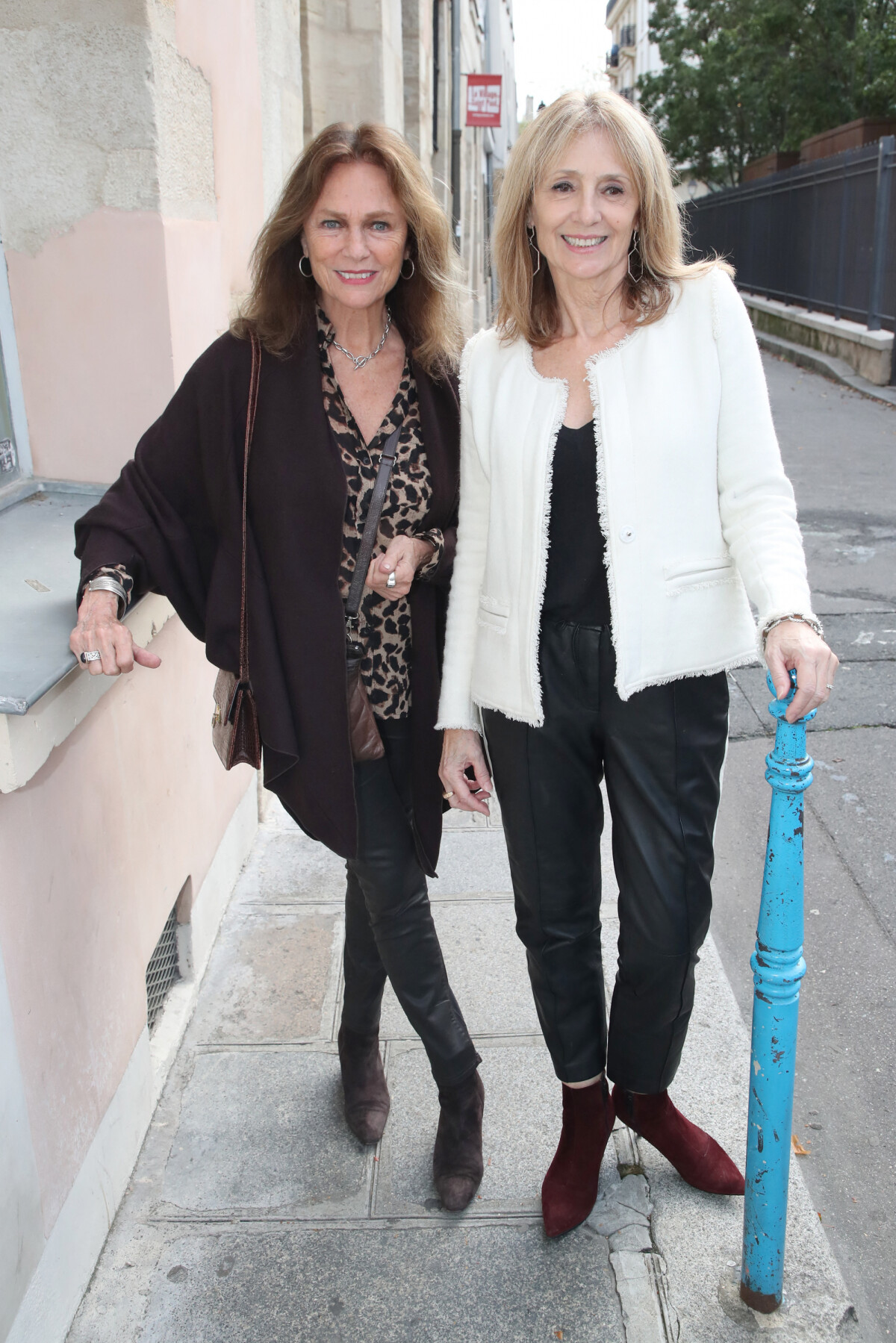 Photo : Jacqueline Bisset, Martine Couralet-Laing - Martine Couralet-Laing  dédicace son livre 