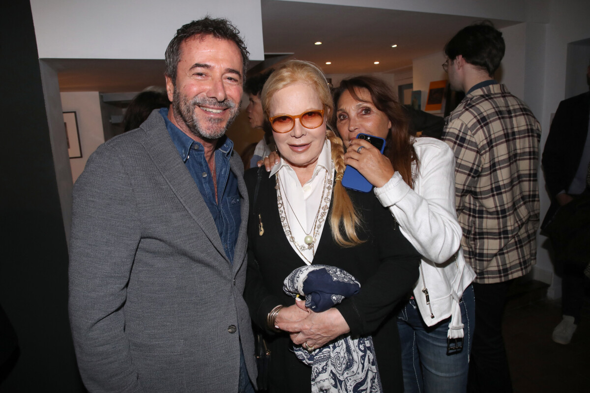 Photo : Bernard Montiel, Sylvie Vartan et Jackie Lombard - Martine  Couralet-Laing dédicace son livre 