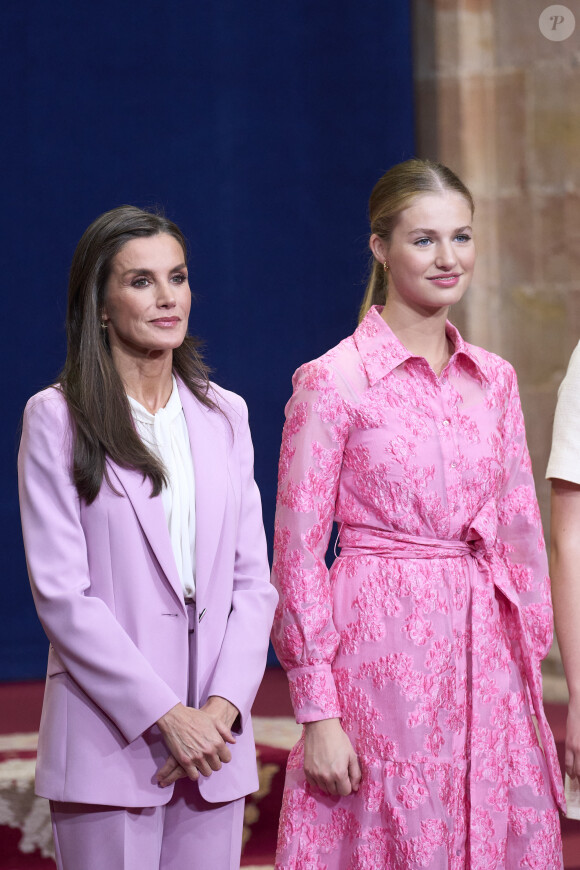 La reine Letizia d'Espagne La princesse Leonor - La famille royale d'Espagne accueille les lauréats du prix Princesse des Asturies lors d'une réception à Oviedo, le 20 octobre 2023. 