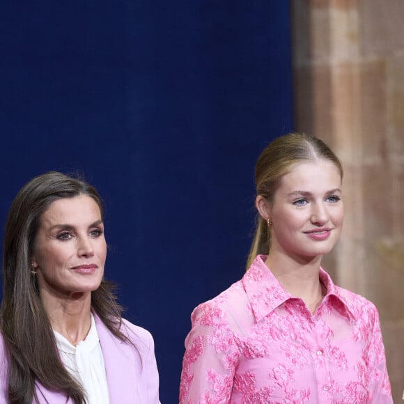 La reine Letizia d'Espagne La princesse Leonor - La famille royale d'Espagne accueille les lauréats du prix Princesse des Asturies lors d'une réception à Oviedo, le 20 octobre 2023. 