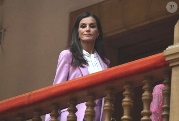 La reine Letizia d'Espagne - La famille royale d'Espagne arrive à la réception des lauréats du prix Princesse des Asturies à Oviedo, le 19 octobre 2023. 