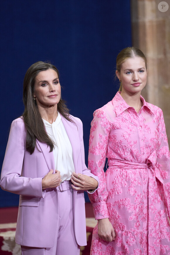 La reine Letizia d'Espagne La princesse Leonor - La famille royale d'Espagne accueille les lauréats du prix Princesse des Asturies lors d'une réception à Oviedo, le 20 octobre 2023. 