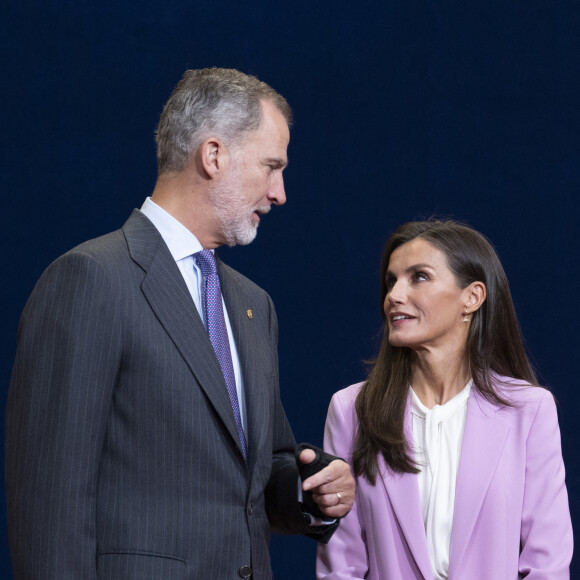 La famille royale d'Espagne accueille les lauréats du prix Princesse des Asturies lors d'une réception à Oviedo, le 20 octobre 2023. 