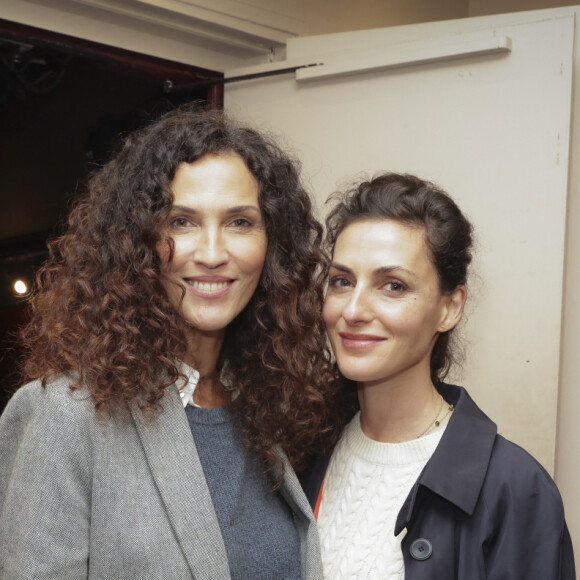 Exclusif - Linda Hardy et une amie - People à la générale de la pièce de Louis-Michel Colla "Un gêne entre nous" au théâtre des Mathurins à Paris le 18 octobre 2023. © Jack Tribeca / Bestimage