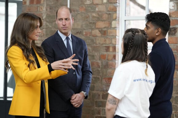 Le prince William, prince de Galles, et Catherine (Kate) Middleton, princesse de Galles, lors d'une visite à Factory Works à Birmingham pour marquer la Journée mondiale de la santé mentale, le 10 octobre 2023. 