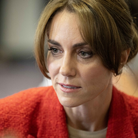 Une source a indiqué au "Dailymail" que la princesse de Galles s'était rendue en solo dans son ancienne école 
Catherine (Kate) Middleton, princesse de Galles se rend au centre éducatif Orchards de Milton Regis à Sittingbourne le 27 septembre 2023. 