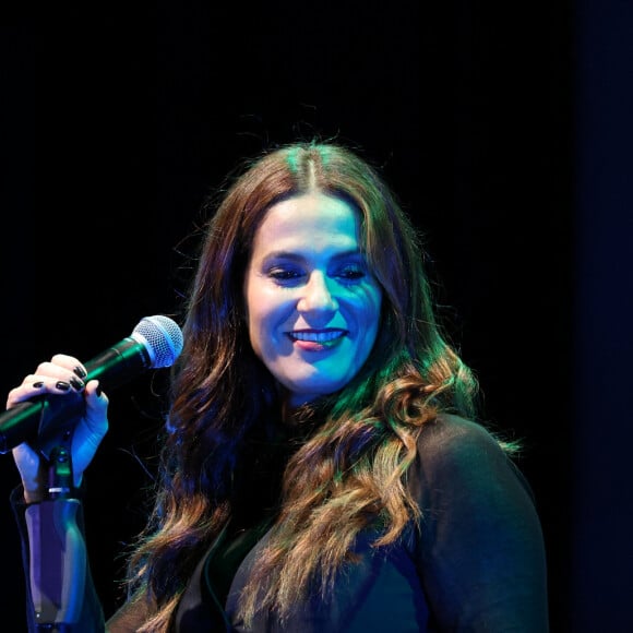 Exclusif - Elisa Tovati en showcase à l'occasion de la 3ème édition du festival Histoires de Femmes à Dreux. Le 21 octobre 2023 © Denis Guignebourg / Bestimage 