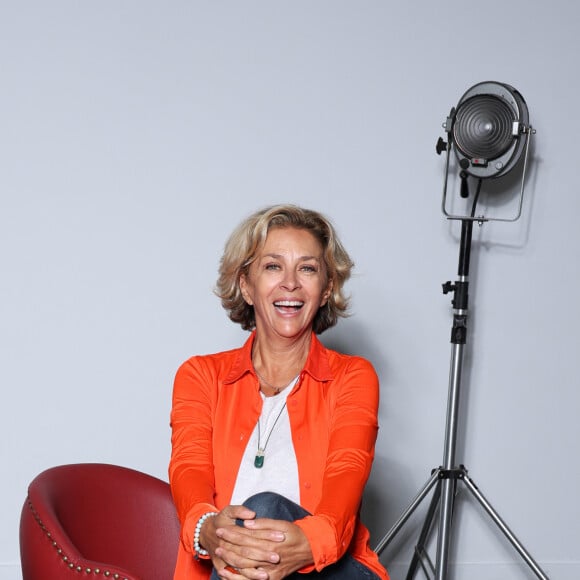 Exclusif - Corinne Touzet - Photocall avec les membres du jury de la 3ème édition du festival Histoires de Femmes à Dreux. Le 21 octobre 2023 © Denis Guignebourg / Bestimage 