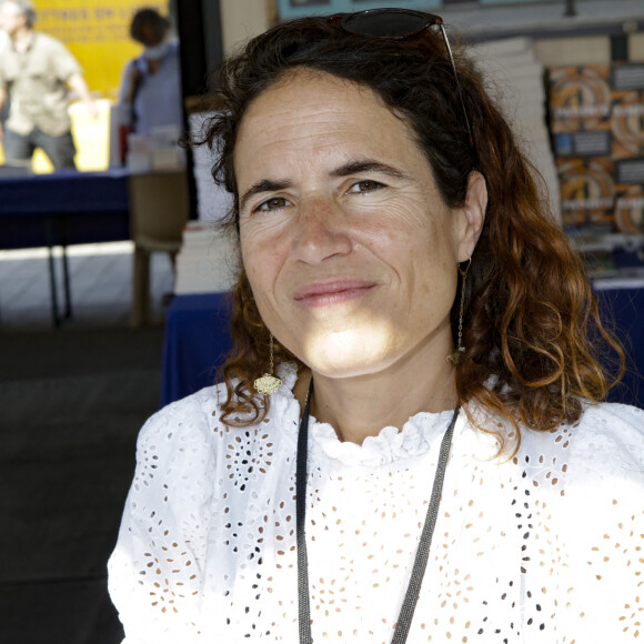 Au moment de sa mort, sa fille Mazarine était toujours en couple avec l'animateur Ali Baddou.
Mazarine Pingeot - 25ème édition du Festival du Livre à Nice le 18 septembre 2021. © JLPPA/Bestimage
