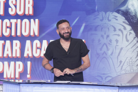 Exclusif - Cyril Hanouna sur le plateau de l'émission Touche pas à mon poste (TPMP) diffusée en direct sur C8 le 10 octobre 2023. © Jack Tribeca / Bestimage 