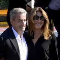 Carla Bruni et Nicolas Sarkozy : Leur fille Giulia en tenue d'Halloween, cheveux longs et chapeau pointu pour la préado