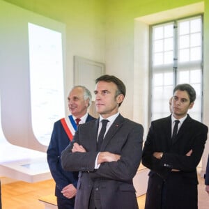 Rima Abdul-Malak, le maire Franck Briffaut, Emmanuel Macron et Gabriel Attal - Le président de la République et sa femme lors de l'inauguration de la Cité internationale de la langue française à Villers-Cotterêts. Le 30 octobre 2023 © Gabrielle Cezard / pool / Bestimage