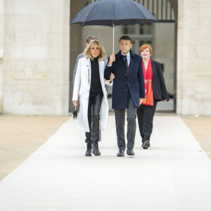 Emmanuel Macron et sa femme Brigitte - Le président de la République et sa femme lors de l'inauguration de la Cité internationale de la langue française à Villers-Cotterêts. Le 30 octobre 2023 © Gabrielle Cezard / pool / Bestimage