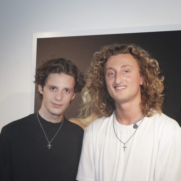 Exclusif - Tristan Garnier-Labadie, Joalukas Noah - Isabelle Camus a organisé pour son ami photographe Antoine Verglas, le vernissage de l'exposition éphémère de ses photographies à la Galerie La Hune en partenariat avec YellowKorner le 4 juillet 2023. Antoine Verglas, célèbre photographe, a fait carrière à New York aux USA dans la fashionsphère, des shootings de Victoria's Secret aux Unes des plus grands magazines de mode, il a tout fait. Les plus grand top models comme les plus grandes actrices ont un jour posé pour lui.. © Jack Tribeca/Bestimage