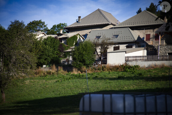 Plusieurs perquisitions sont en cours, l'une d'elle est menée dans "une maison située à quelques mètres seulement du domicile de la famille maternelle d'Émile"
Le village du Haut-Vernet où a été vu pour la dernière fois le petit Émile © Thibaut Durand/ABACAPRESS.COM