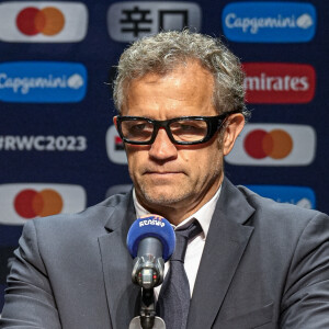 Le sélectionneur Fabien Galthié annonce la composition de l'équipe qui rencontrera l'Italie lors de la conférence de presse de l'équipe de France - Limonest, le 3 septembre 2023. © Sandrine Thesillat / Panoramic / Bestimage