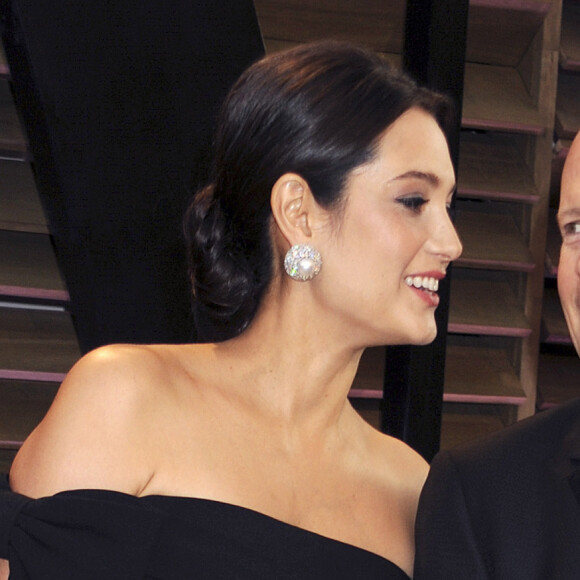 Bruce Willis et sa femme Emma Heming (enceinte) - People à la soirée Vanity fair après les Oscars 2014 à West Hollywood. Le 2 mars 2014.