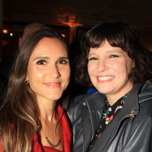 Joyce Jonathan et Anne Sila lors de la remise du prix de Flore 2023 au Café de Flore à Paris le 8 novembre 2023. © Philippe Baldini / Bestimage